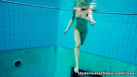 UnderwaterShow Video: Mohnatka