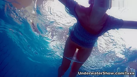 UnderwaterShow Video: Marusia