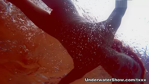 UnderwaterShow Video: Marusia