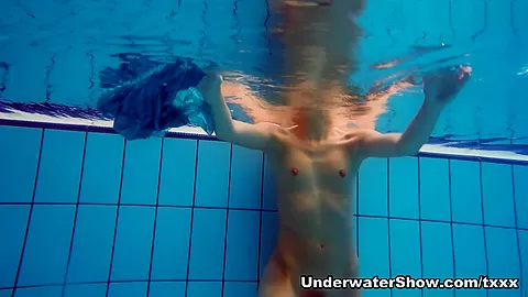 UnderwaterShow Video: Marusia