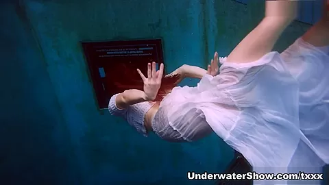 UnderwaterShow Video: Marketa
