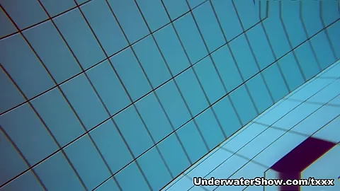 UnderwaterShow Video: Deniska