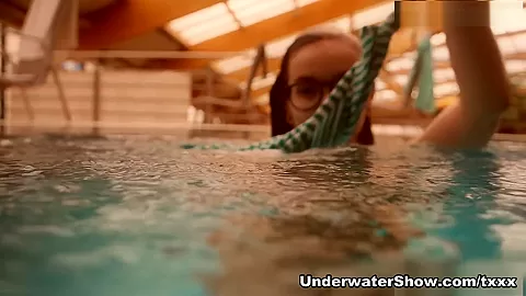 UnderwaterShow Video: Dashka
