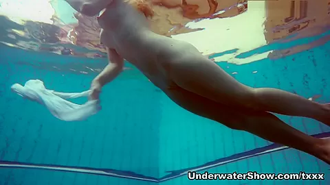 UnderwaterShow Video: Darkova