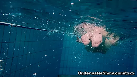 UnderwaterShow Video: Bubarek