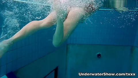 UnderwaterShow Video: Bubarek