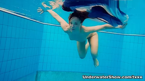 UnderwaterShow Video: Avenna