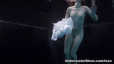 UnderwaterShow Video: Andrejka