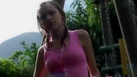Cute teen 18+ plays with cunt in outdoor scene