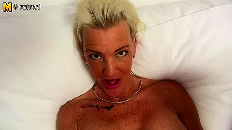 Kinky German Housewife Playing With Her Wet Snatch - MatureNL
