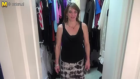 Horny American Mature Lady Masturbating In Her Closet - MatureNL