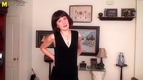 Hairy American Housewife Playing With Herself - MatureNL