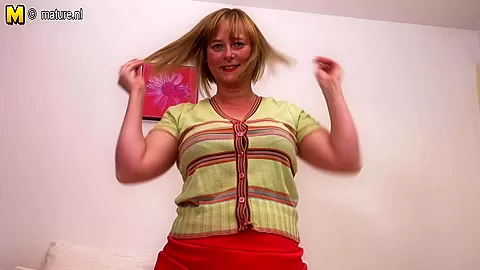Horny British Step mom Playing With Her Unshaved Pussy - MatureNL