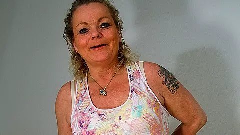 Naughty Mature Slut Playing With Her Toy - MatureNL