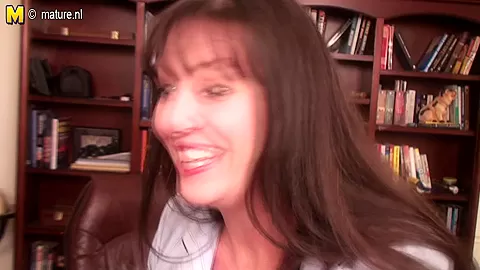 Naughty American Housewife Getting Wet In Front Of Her Computer - MatureNL