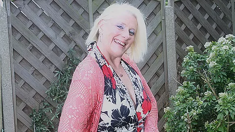 Naughty British Housewife Playing In The Garden - MatureNL