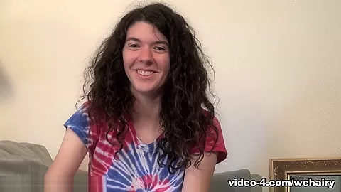 Silki Smith gives a sexy and nervous interview