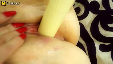 Horny British Housewife Playing With Herself - MatureNL
