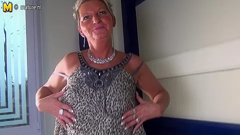 Naughty Dutch Housewife Playing With Her Wet Pussy - MatureNL