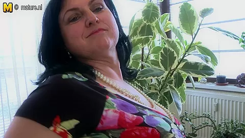 Big Titted Housewife Squirting And Masturbating - MatureNL