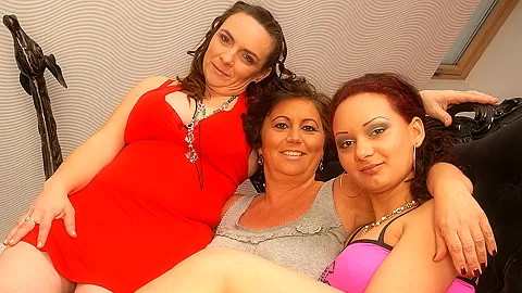 Two Hot Old And Young Lesbians Eat Each Other's Pussies - MatureNL