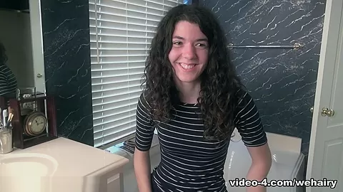 Silki Smith introduces herself in her bathroom