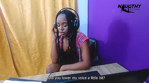 A Call To The Call Center Ends In Masturbation - Naughtycolombia