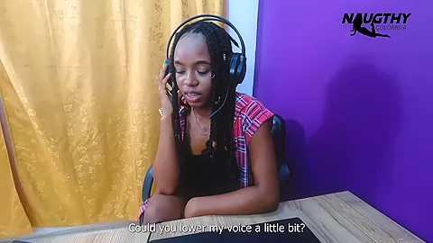 A Call To The Call Center Ends In Masturbation - Naughtycolombia
