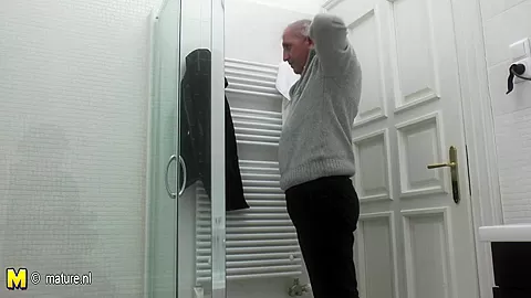 Horny Babe Catches A Dirtu Old Man In The Shower - MatureNL