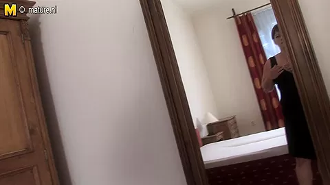 Big Breasted Mama Playing On Her Bed - MatureNL