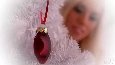 Merry Masturbation - Watch Her Orgasm in Virtual Reality! - PornWorld