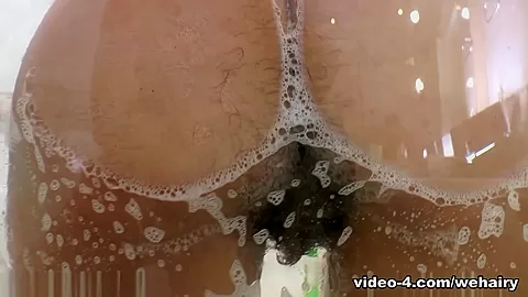 Angelica Snow Soaps Up And Puts On Sexy Wet Show