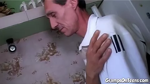 Hottie Young Cutie Sucking Off Old Man One-eyed Snake