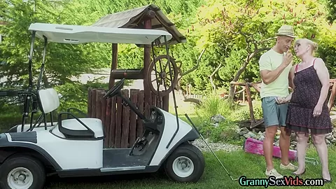 Old sexy nanny pussyfucked outdoor after passionate kissing