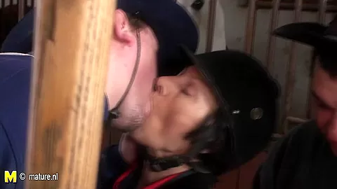 Horny Mature Slut Fucking Two Guys At Once - MatureNL