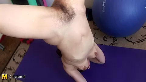 Hairy Housewife Stretches Before Mastubating - MatureNL