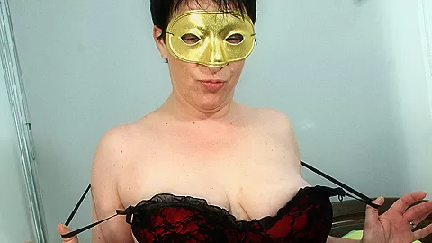 Masked Mature Slut Getting Herself Wet - MatureNL