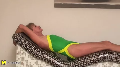 Lovely Mature Women Relaxing In A Sauna - MatureNL
