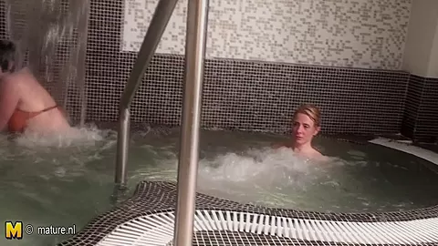 Lovely Mature Women Relaxing In A Sauna - MatureNL