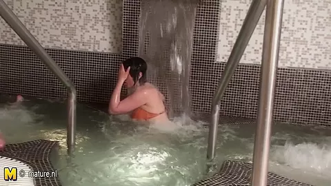 Lovely Mature Women Relaxing In A Sauna - MatureNL
