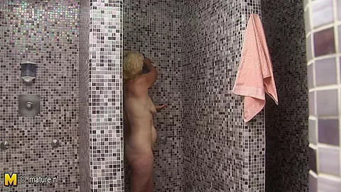 Mature Ladies Unwinding And Etting Naked - MatureNL