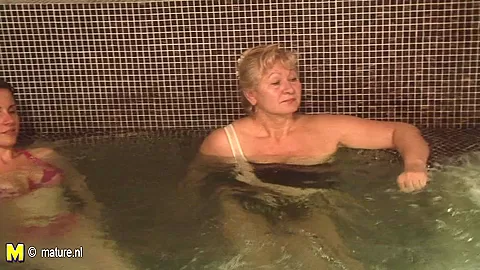 Mature Ladies Unwinding And Etting Naked - MatureNL