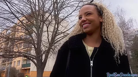 Pickedup Ebony babe gets paid for pussyfucking in POV
