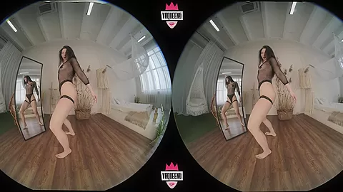 Shaking On Mirror - Vr Queens - Vr Porn Video