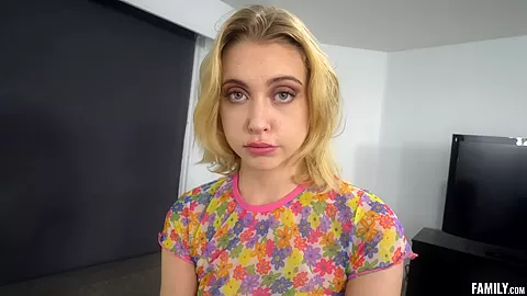 Kinky Family - Chloe Cherry - I'm the one fucking my stepsis