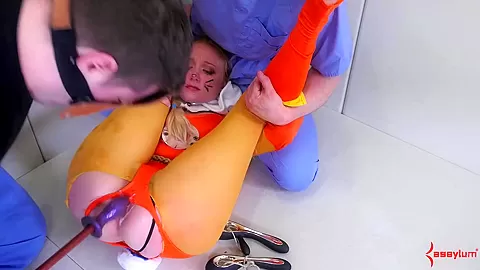 Kinky blonde gets butt fucked