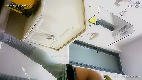 peeping chinese bath.62