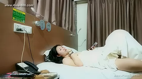 chinese man fucking callgirl in hotel.424
