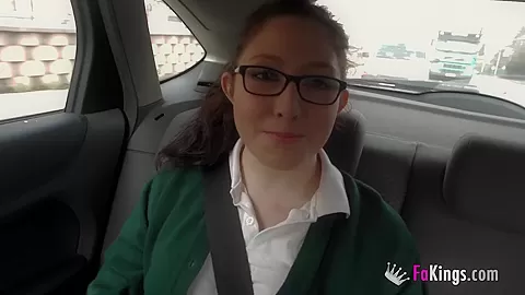 New ! She runs away from school