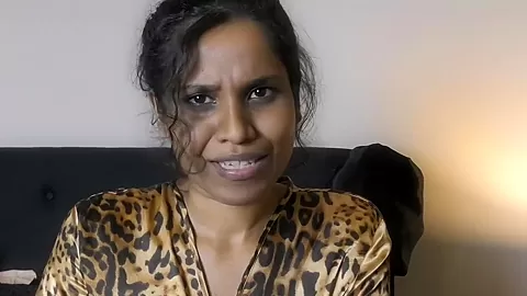 INDIAN MILF CATCHES STEP SON SNIFFING HER DIRTY PANTIES ROLEPLAY1080p hornylily(1)